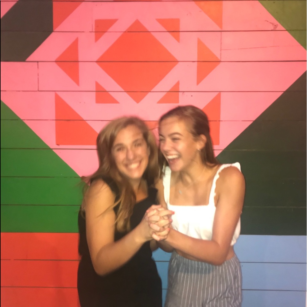 Meet your Posher, Olivia